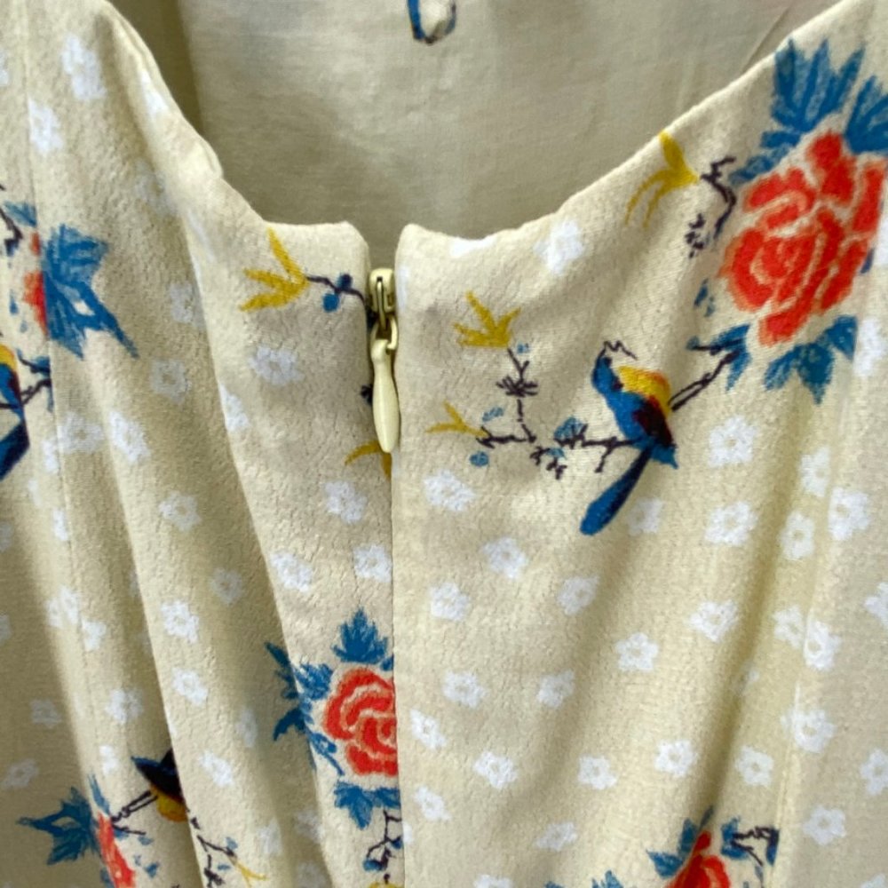 U.O. PALE YELLOW FLORAL/BIRDS HALTER DRESS.MINI 10 - Picture 3 of 10